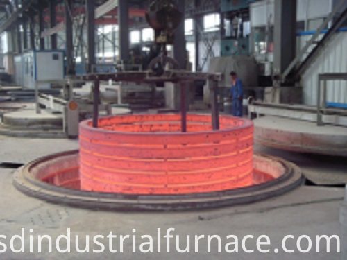 Four de forgeage à anneau de bride Flange Ring Forging Furnace